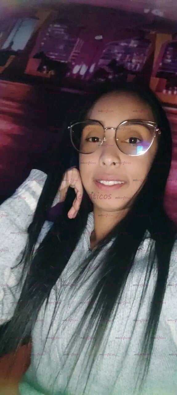 FOTOS DE SOY ALEJANDRA TENGO 28AÑOS SOY UNA CHICA MORENA DELGADA MUY HOT AMORES