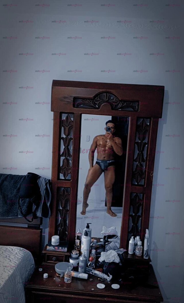 FOTOS DE MORENO DOTADO CON UNA VERGA GRANDE Y LLENA DE LECHE