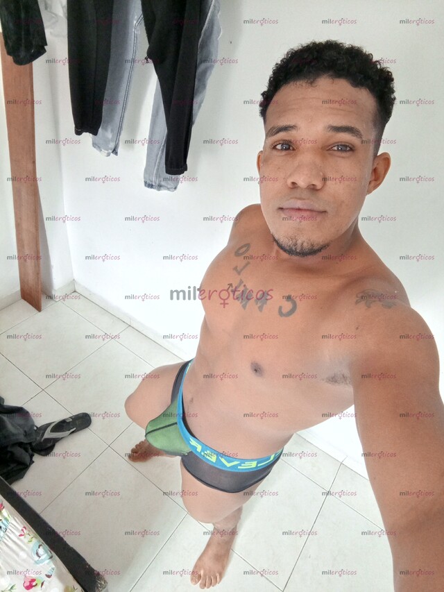 FOTOS DE MORENO DOTADO CON UNA VERGA GRANDE Y LLENA DE LECHE