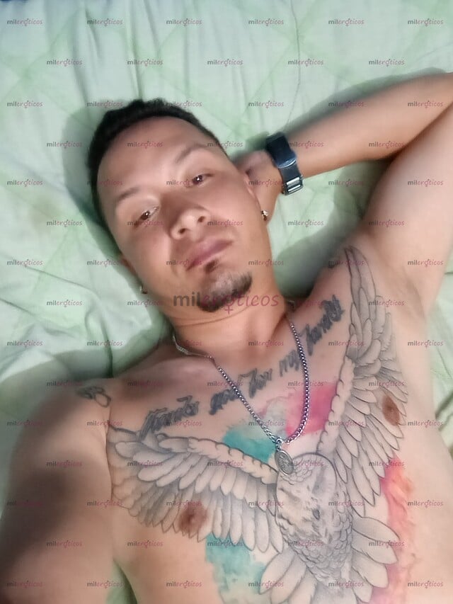 FOTOS DE MORENO DELGADO TATUADO COMPLACIENTE HETERO VERGON JUGUETÓN SOLO DAMAS