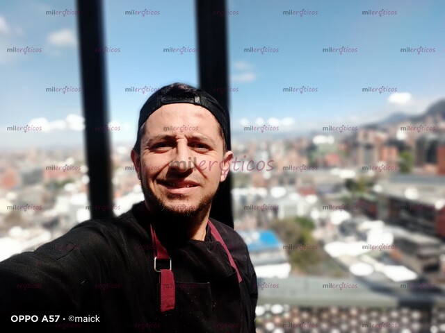 FOTOS DE CHEF CON GANAS DE COMPLACER TUS DESEOS Y ÓRDENES