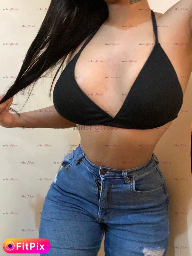 FOTOS DE TETONA, NNALGONA Y BIEN PUTA EN LA CAMA 100%REAL