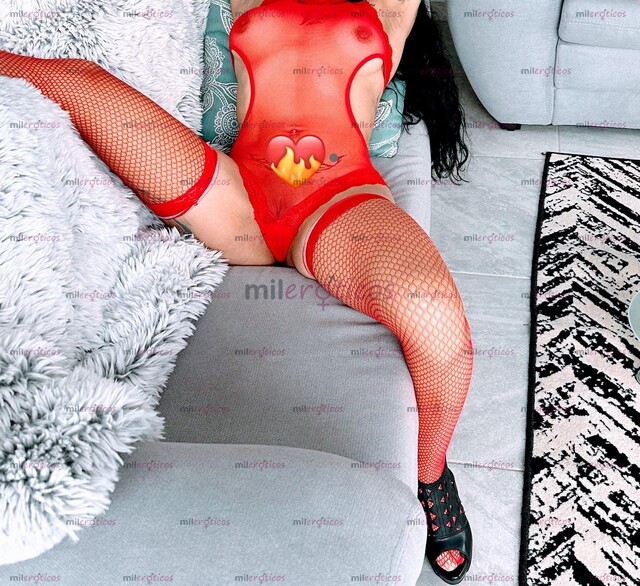 FOTOS DE SEXY HERMOSA FLAQUITA DISPUESTA A COMPLACERTE Y DIVERTIR CONTIGO EN LA CAMA BEBÉ