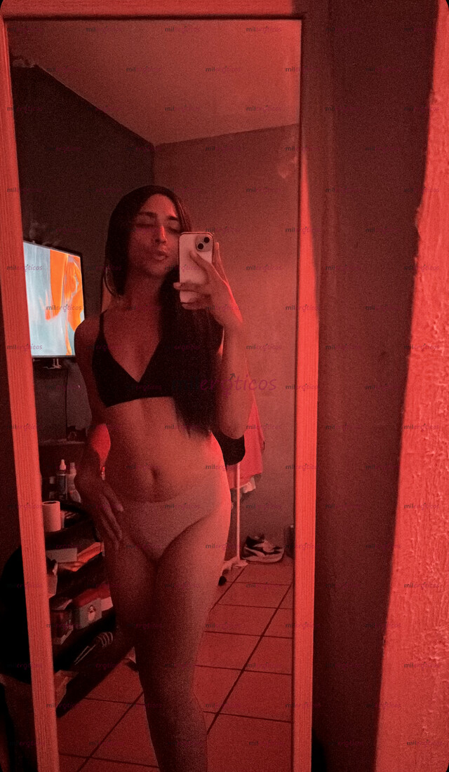 FOTOS DE CHICA JOVEN, DELGADA Y SENSUAL PARA CUMPLIR TUS DESEOS