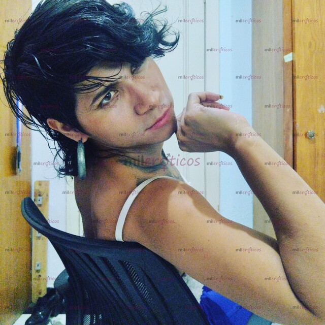 FOTOS DE MORENITA DE FUEGO UNIVERSITARIA DE 20 A TU TOTAL SERVICIO.