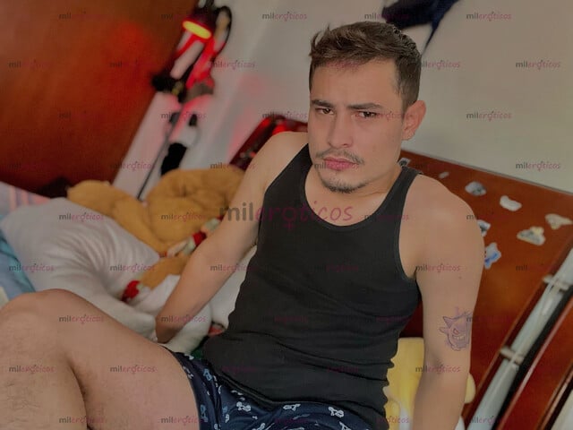 FOTOS DE CHICO ACTIVO DE PASO CON GANAS DE DARTE UN BUEN RATO DE PLACER