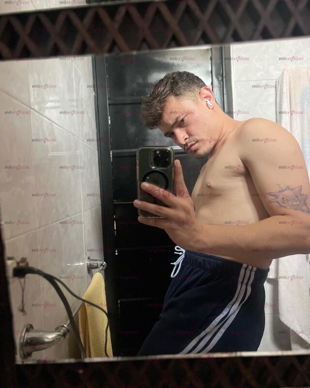FOTOS DE CHICO ACTIVO DE PASO CON GANAS DE DARTE UN BUEN RATO DE PLACER