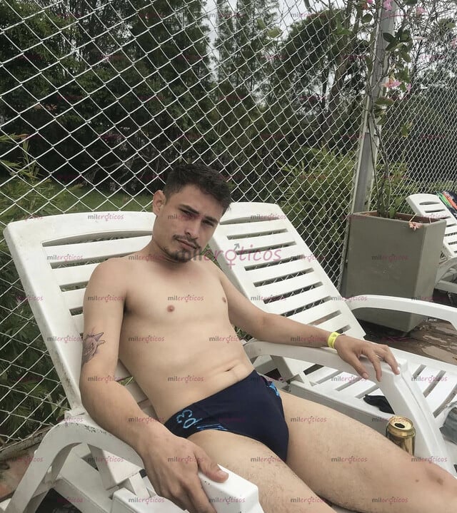 FOTOS DE CHICO ACTIVO DE PASO CON GANAS DE DARTE UN BUEN RATO DE PLACER