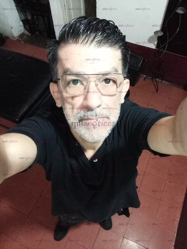 FOTOS DE MASAJES RELAJACION SOLO PARA HOMBRES DE ASPECTO VARONIL ACTIVOS SOLVENTES MAYORE