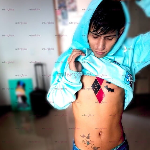 FOTOS DE JOVEN MASAJISTA , VERSÁTIL 22 CM CON SITIO INCLUIDO