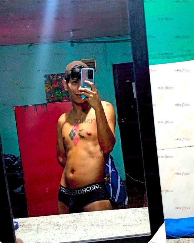 FOTOS DE JOVEN MASAJISTA , VERSÁTIL 22 CM CON SITIO INCLUIDO