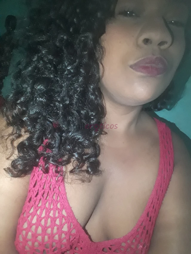 Oii tudo bem com voces bom meus amores sou morena cacheada baixinha tenho seios pequenos cintura fina bumbum grande coxas grossas sou fofinha adoro co...