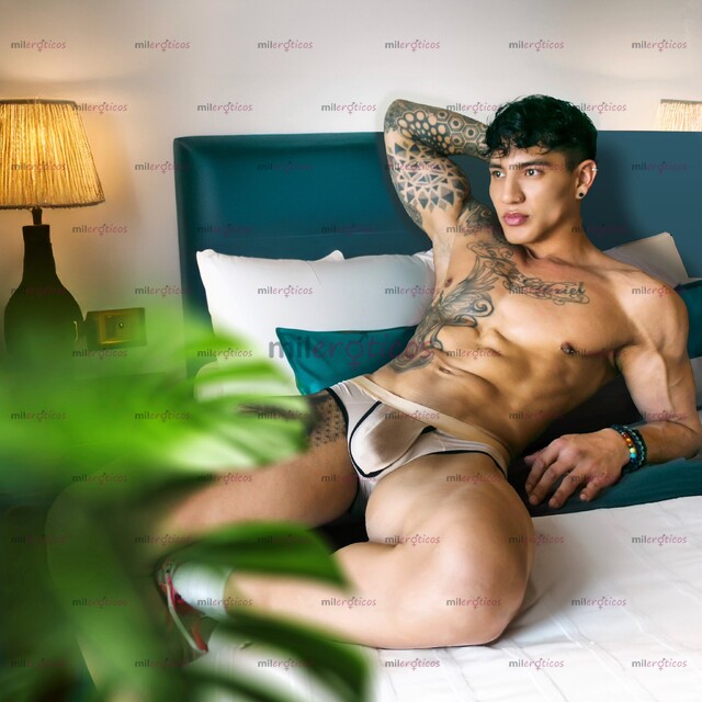 FOTOS DE COLOMBIANO ANDRES 22CM DE VERGA, GRUESA VENOSA Y LECHERA CON DEPA PRIVADO