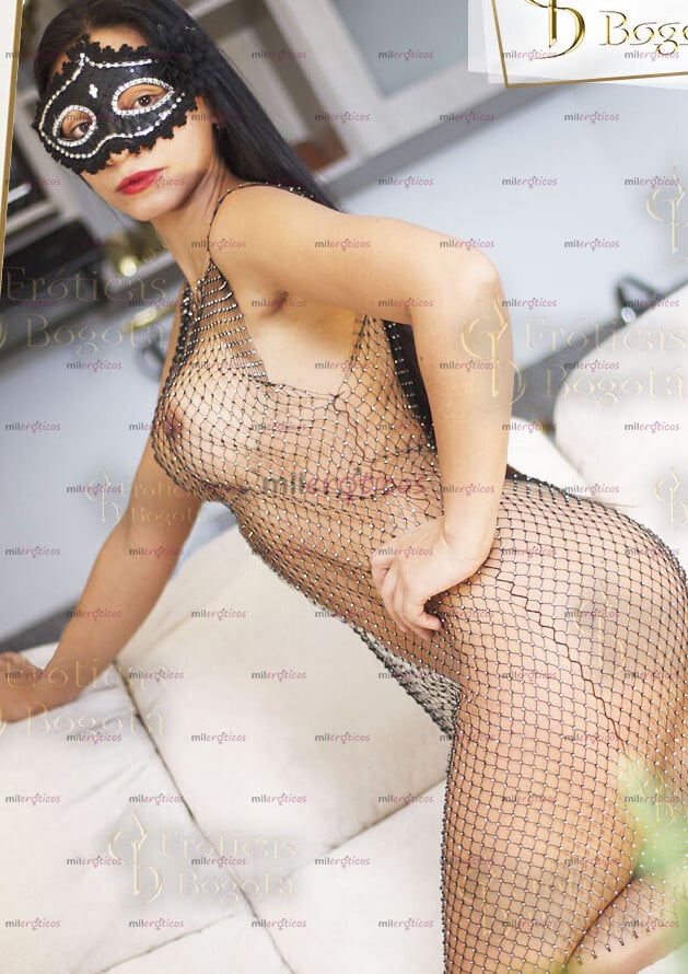 FOTOS DE MIA EROTICAS ES HERMOSA, TIENE UN CUERPO TORNEADO EROTICASBOGOTA