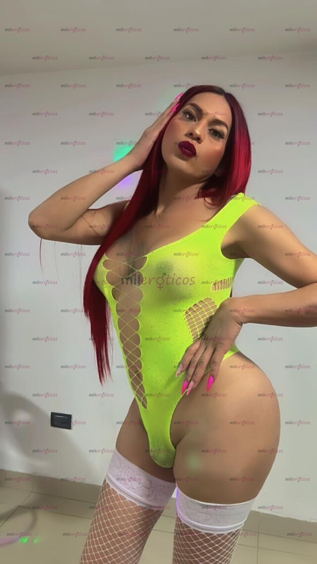 FOTOS DE ESPERTA EN PRINCIPIANTE REINA DE LA LLUVIA BLANCA , DOMADORA DE PERRAS SUMISAS