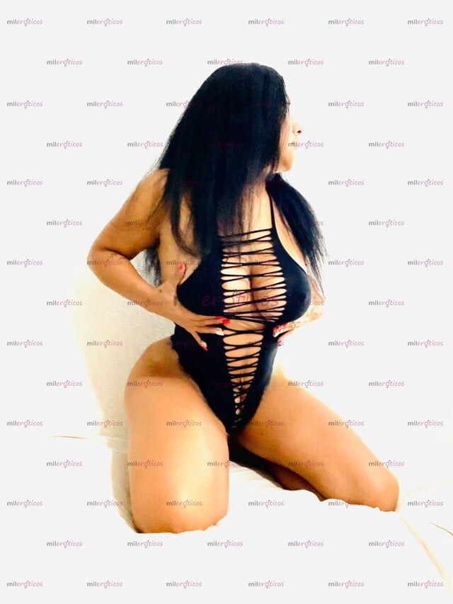 FOTOS DE CAMILA MADURA PIEN CANELA MUY GUAPA Y UNA EXPERTA EN LA CAMA