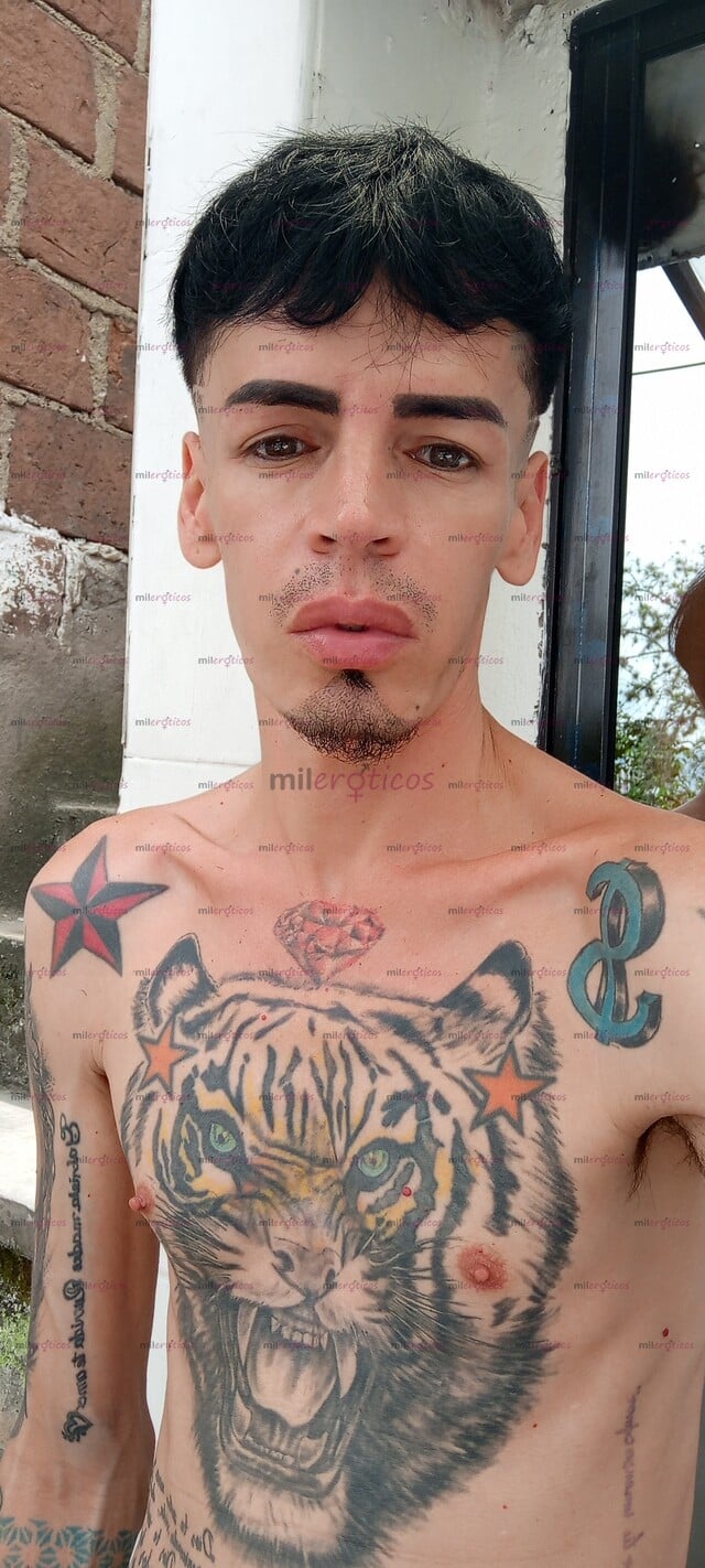 FOTOS DE FETICHERO FLACO VERGON TATUADO MORBOSO ADICTO AL SEX