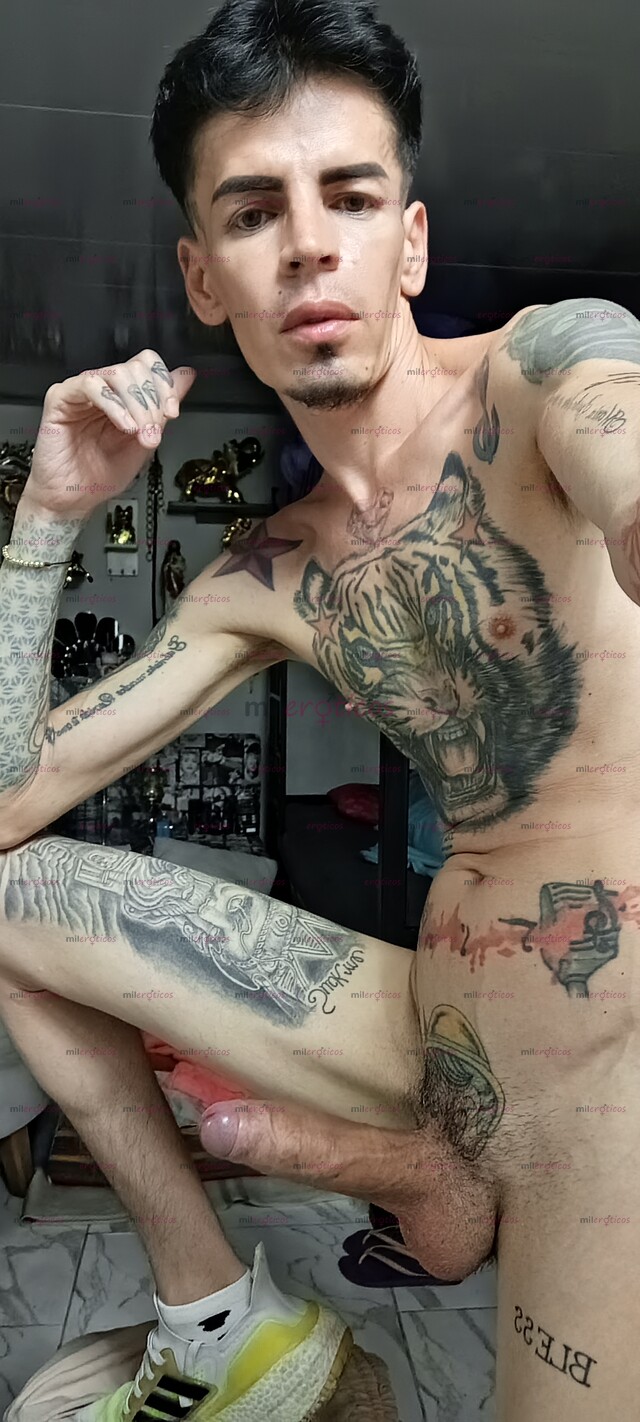 FOTOS DE FLACO ACTIVO MORBOSO LECHERO BLANCO TATUADO