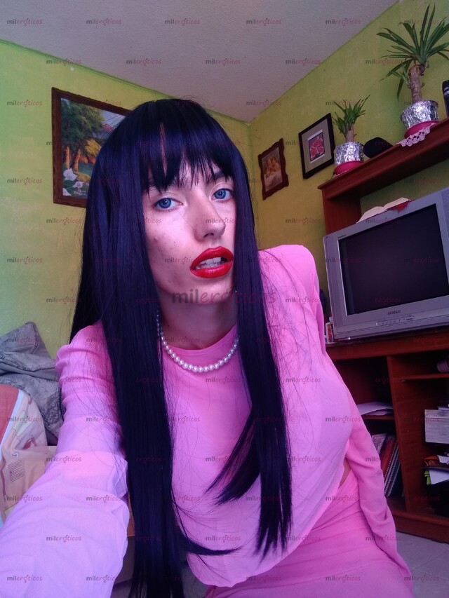 FOTOS DE OJITOS AZULES. NIÑA BONITA, CHIQUILLA DE 20 AÑOS. NIÑA TRANS