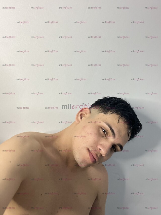 FOTOS DE SOY NUEVO EN LA CUIDAD DOTADO Y PINTA CON SITIO CON CUERPO DE ATLETA Y BAILARÍN