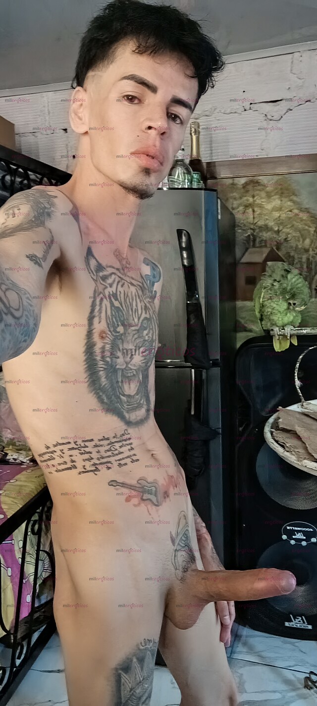 FOTOS DE SERIO FLACO ACTIVO TATUADO BLANCO FETICHERO MORBOSO