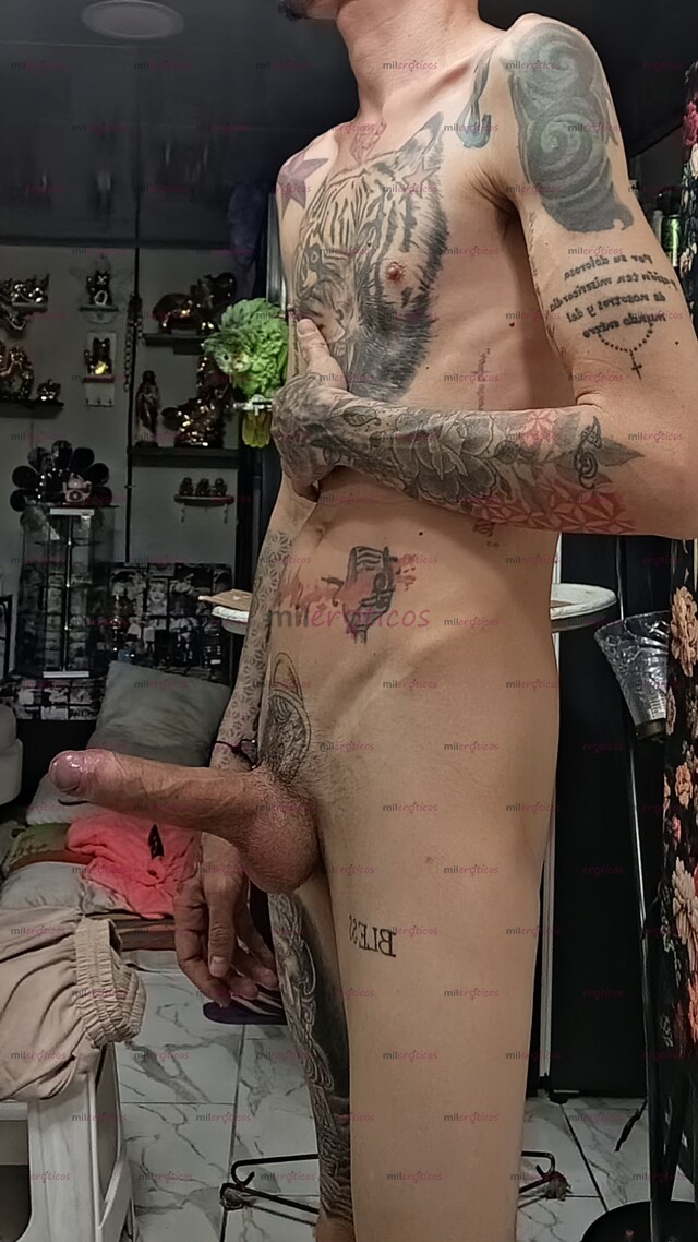 FOTOS DE SERIO FLACO ACTIVO TATUADO BLANCO FETICHERO MORBOSO