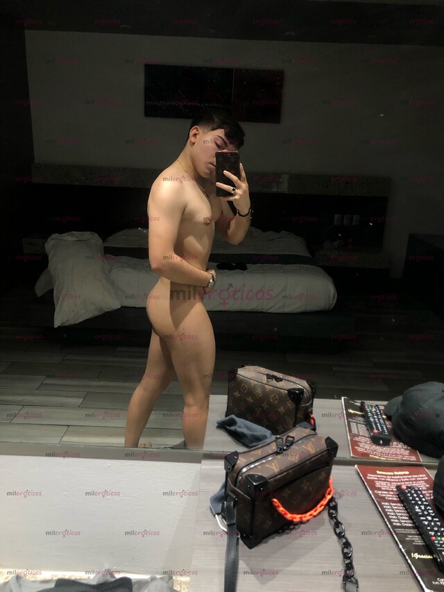 FOTOS DE JOVENCITO UNIVERSITARIO CALIENTE CON LUGAR