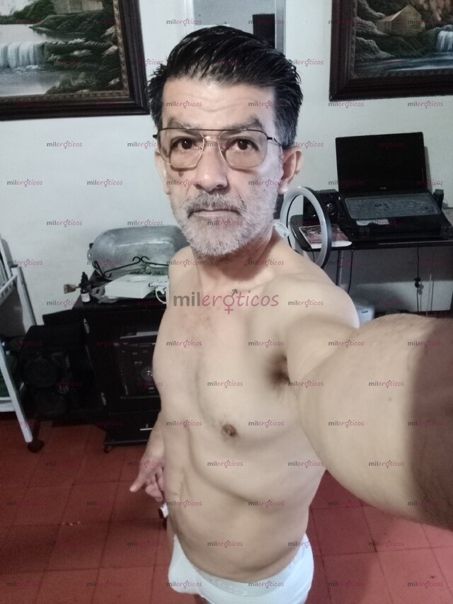 FOTOS DE MASAJISTA PROFESIONAL PASIVO VARONIL INDEPENDIENTE MADURO APTO MEDELLIN COLOMBIA