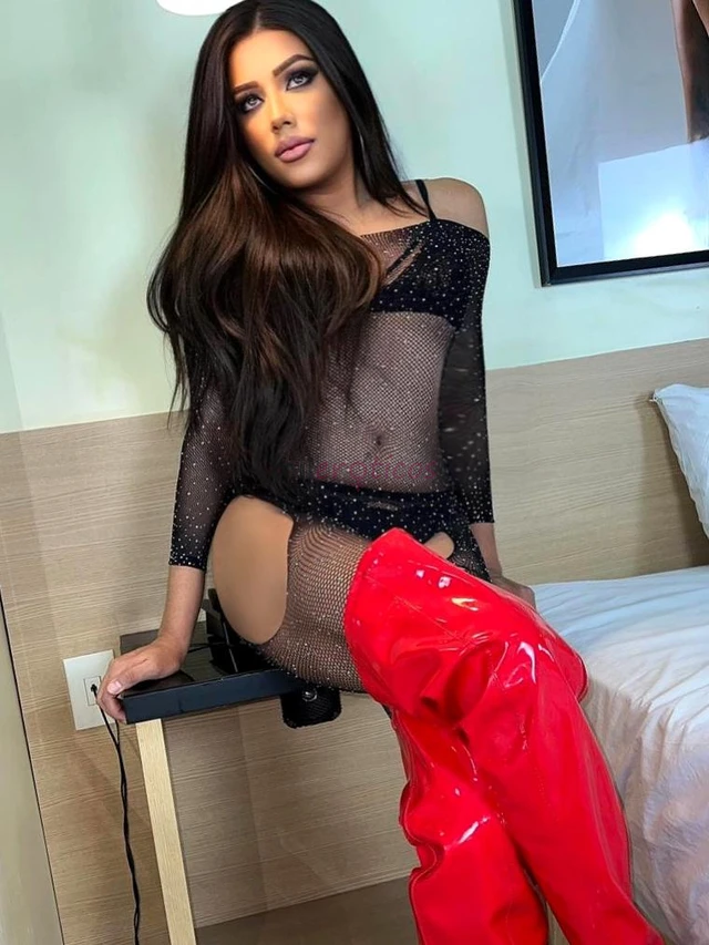 Ola amores me chamo leticia tenho 23 anos morena claracabelos castanhos claros olhos claros magra e dotada sou nova no ramo de acompanhante mais exper...