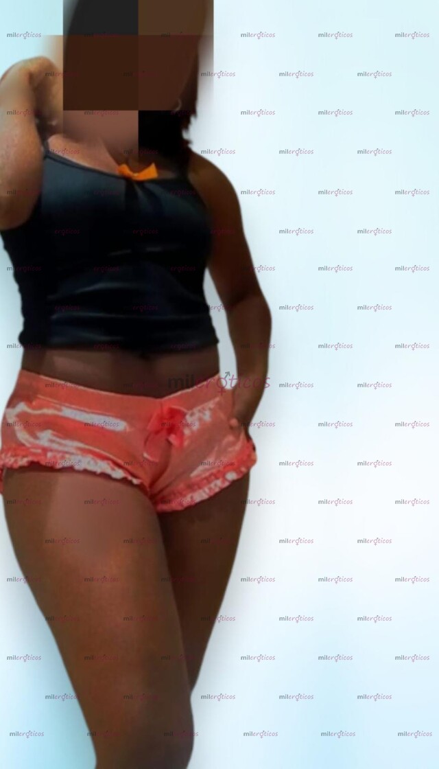 FOTOS DE HERMOSA Y ATRACTIVA MORENA LLENA DE PLACER PARA TI