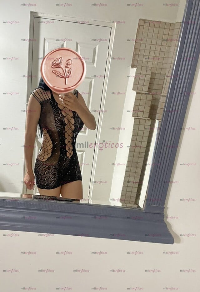 FOTOS DE GUAPA CINTURITA PELO NEGRO TETONA SEXY MODELO EN LA LAGUNA FÁTIMA