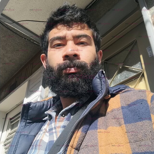 FOTOS DE JOVEN PELUDO, SEXY TODO TERRENO DISPUESTO A CUMPLIR TODOS TUS DESEOS.