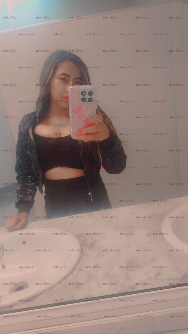 FOTOS DE SEXY DELGADITA JUGUETONA Y COMPLACIENTE 20 AÑITOS