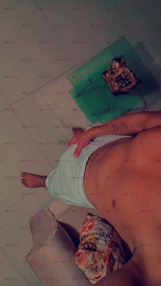 FOTOS DE MORENO SEXY PARTE CULO EN LA ORILLA DE LA PLAYA Y COMPLASE TUS FETICHES