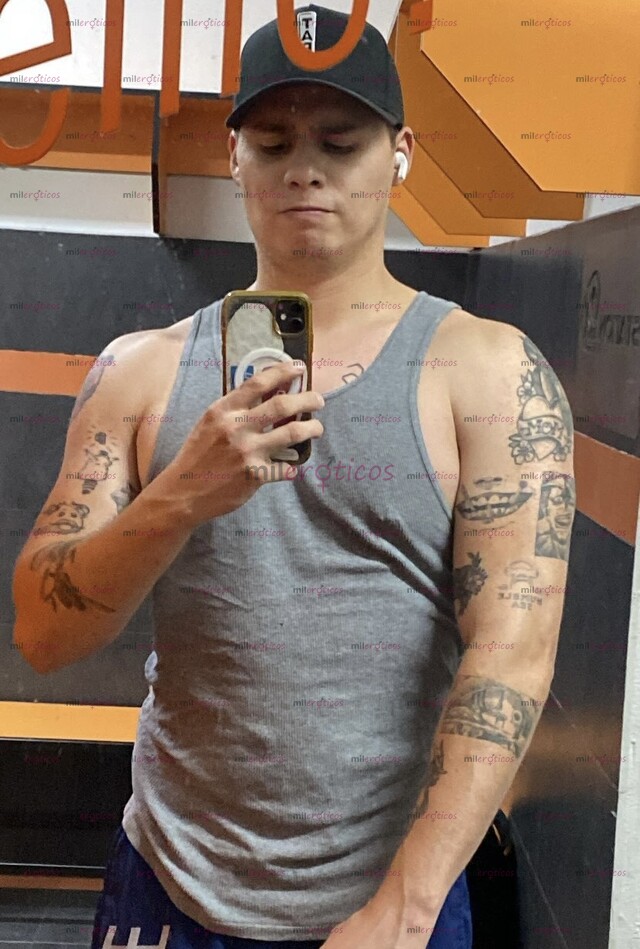FOTOS DE TATUADO CUMPLIDOR DE FETICHES SERIO NORMALON PERO CUMPLIDOR, PREGUNTA