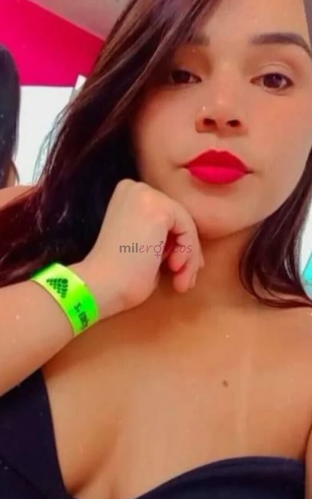 Ola meus amores tenho 23 anos e sou uma acompanhante morena recem chegada na cidade tenho um corpo com curvas gostosas minha pele e macia e perfumada...
