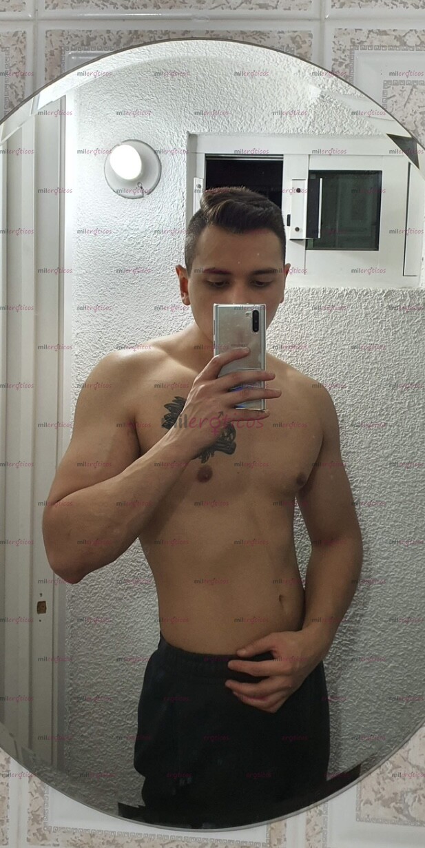 FOTOS DE SERÁ UN PLACER ATENDERTE, ESTÁS A UN MENSAJE DE TENERME EN TU CAMA MI AMOR