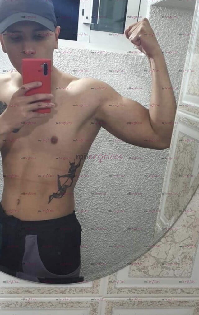 FOTOS DE SERÁ UN PLACER ATENDERTE, ESTÁS A UN MENSAJE DE TENERME EN TU CAMA MI AMOR