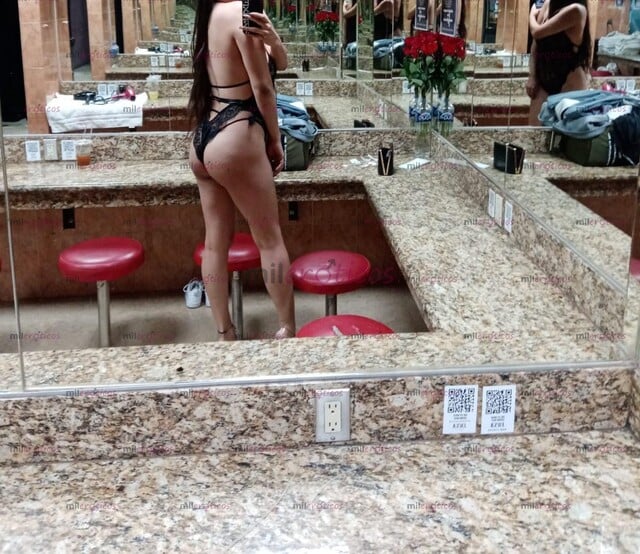 FOTOS DE CHICA SEXY TETONA DE CABELLO LARGO CUMPLIRÉ TUS FANTASÍAS