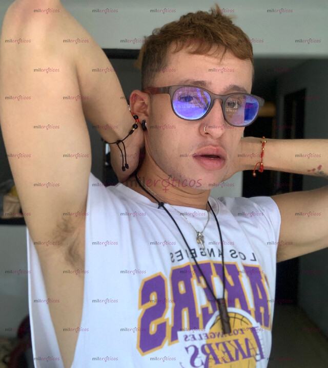 FOTOS DE VIDEOLLAMADA POLLO DE PASO POR LA CUIDAD DE CALI SERIO DISCRETO