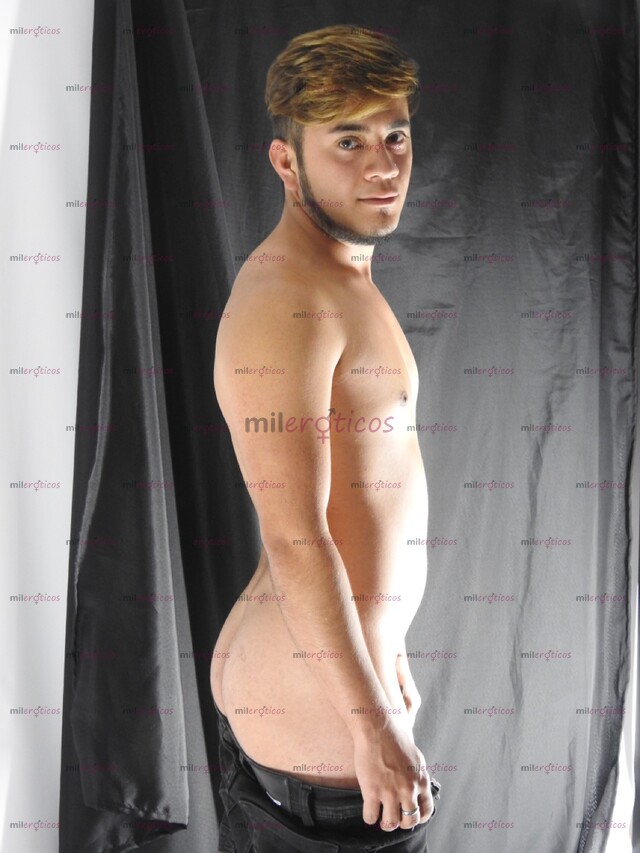 FOTOS DE POLLO PASIVO, SERIO, COMPLACIENTE Y MUY ARRECHO.