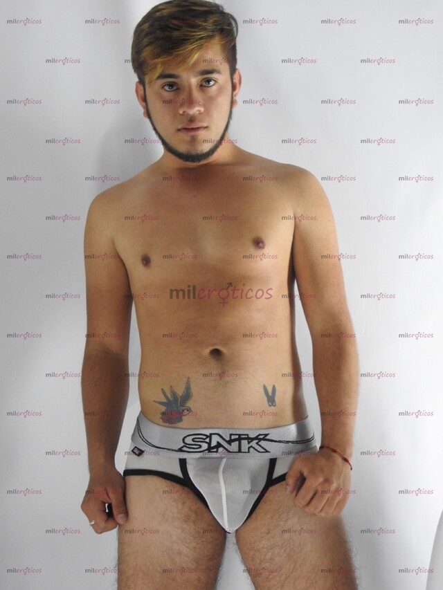 FOTOS DE POLLO PASIVO, SERIO, COMPLACIENTE Y MUY ARRECHO.