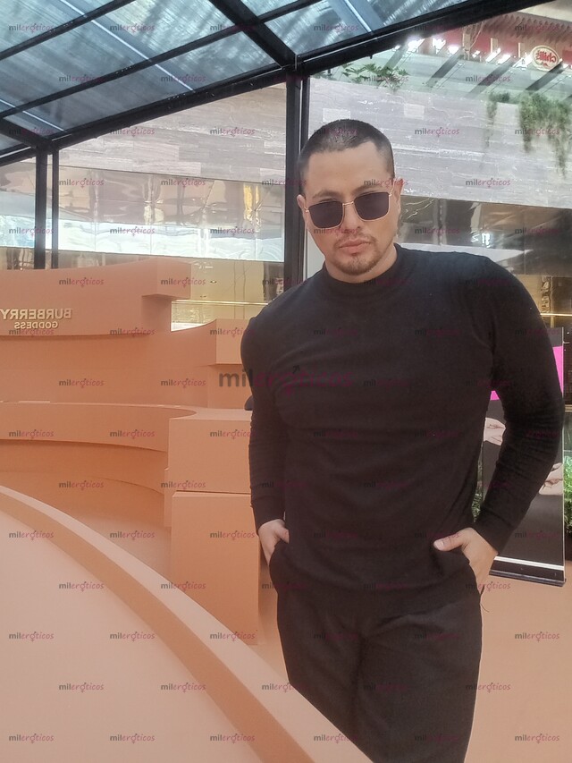 FOTOS DE ACT 18 CMS TU CHACAL DOMINANTE Y COMPLACIENTE MUY CALIENTE