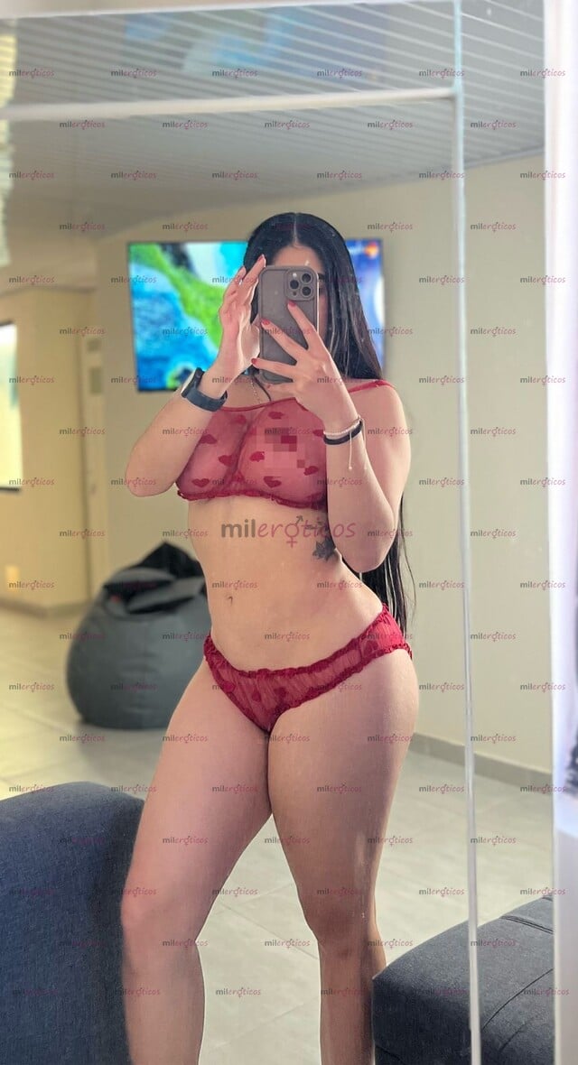 FOTOS DE VENEZOLANA, CON JUGUETES, BLANQUITA DE 20 AÑITOS