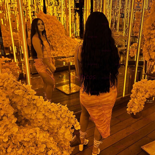 FOTOS DE JOANNA CHAPARRITA PELINEGRA PIERNUDA, ATENTA Y BUEN TRATO