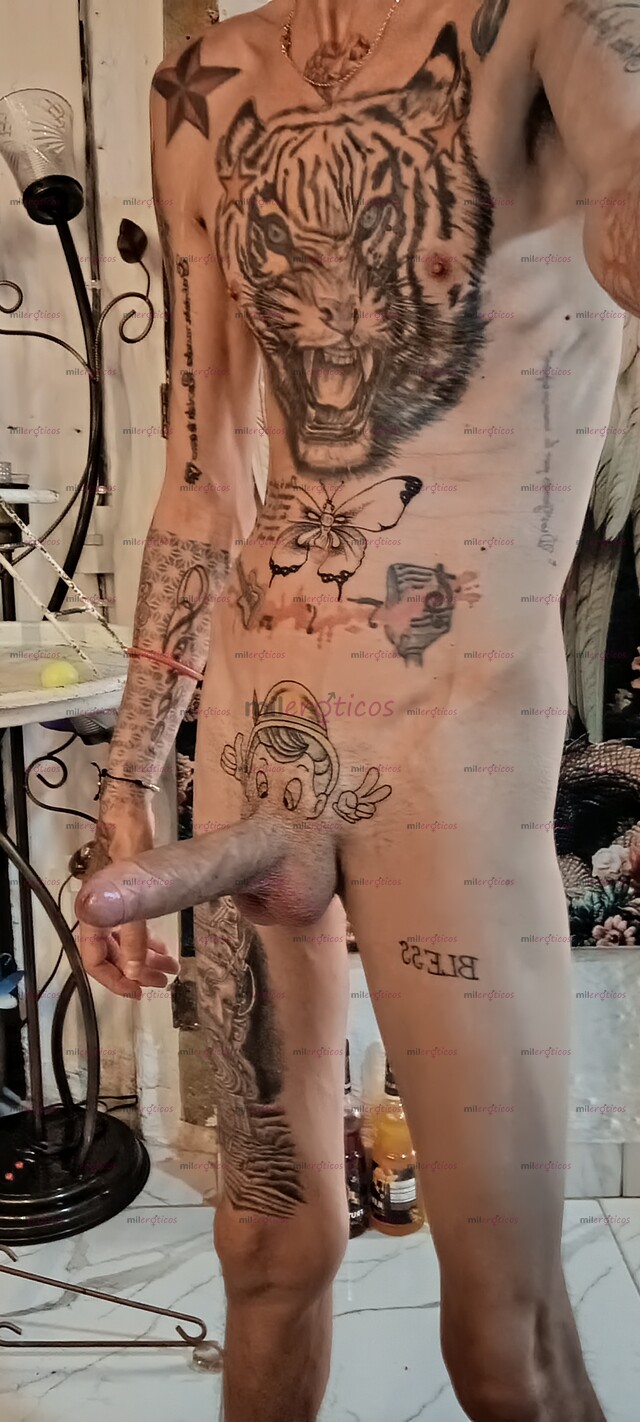 FOTOS DE FLACO ACTIVO TATUADO MORBOSO FETICHISTA COMPLACIENTE