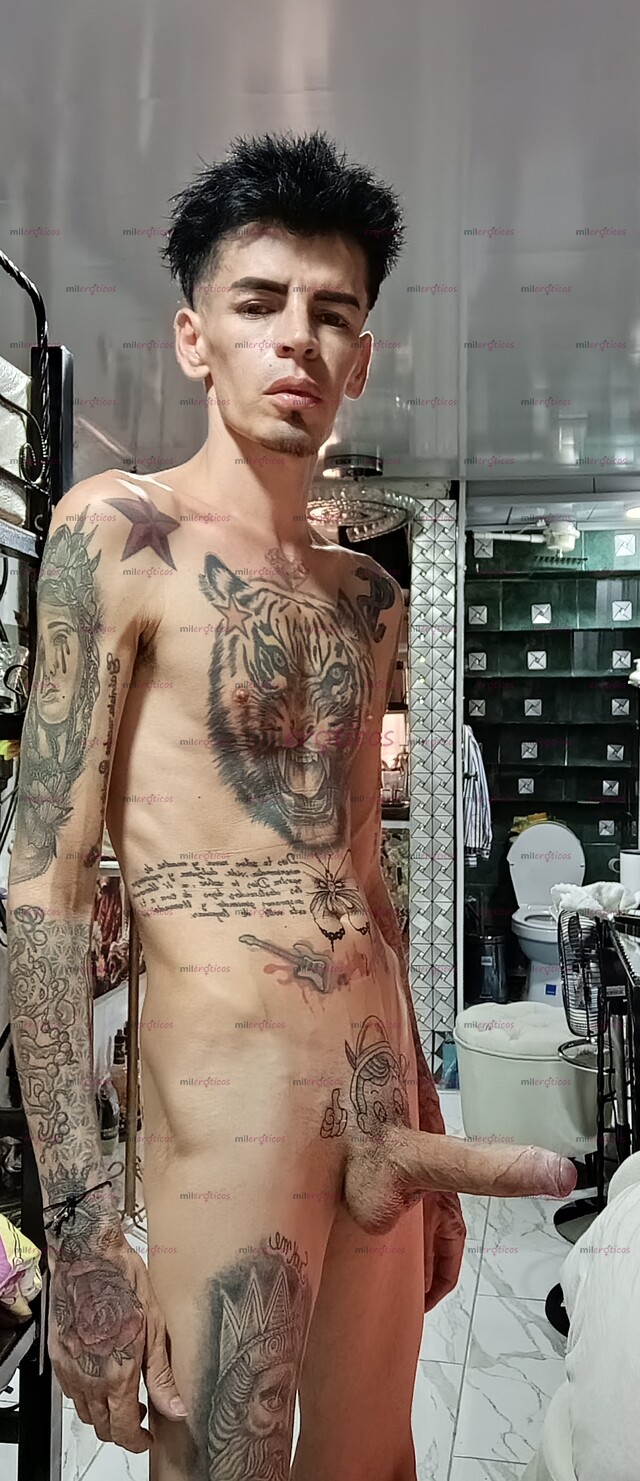 FOTOS DE FLACO ACTIVO TATUADO MORBOSO FETICHISTA COMPLACIENTE