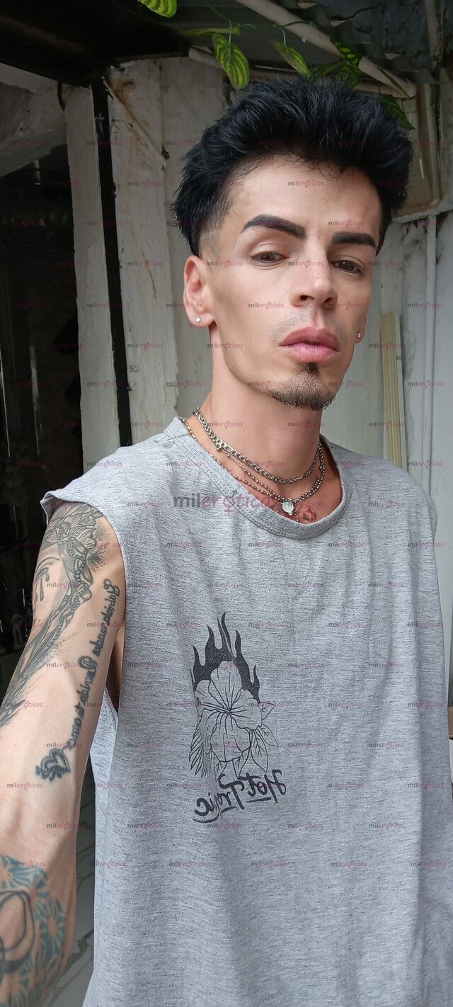 FOTOS DE FLACO ACTIVO TATUADO MORBOSO FETICHISTA COMPLACIENTE