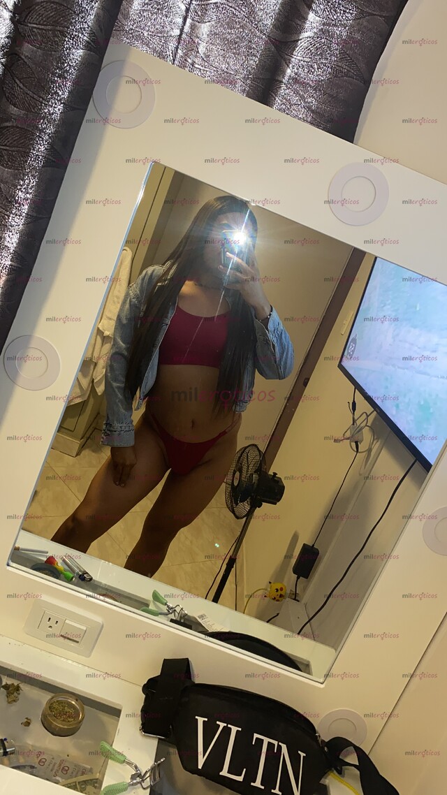 FOTOS DE MORENA PIERNANONA MUY EXTROVERTIDA MENTE ABIERTAMENTE