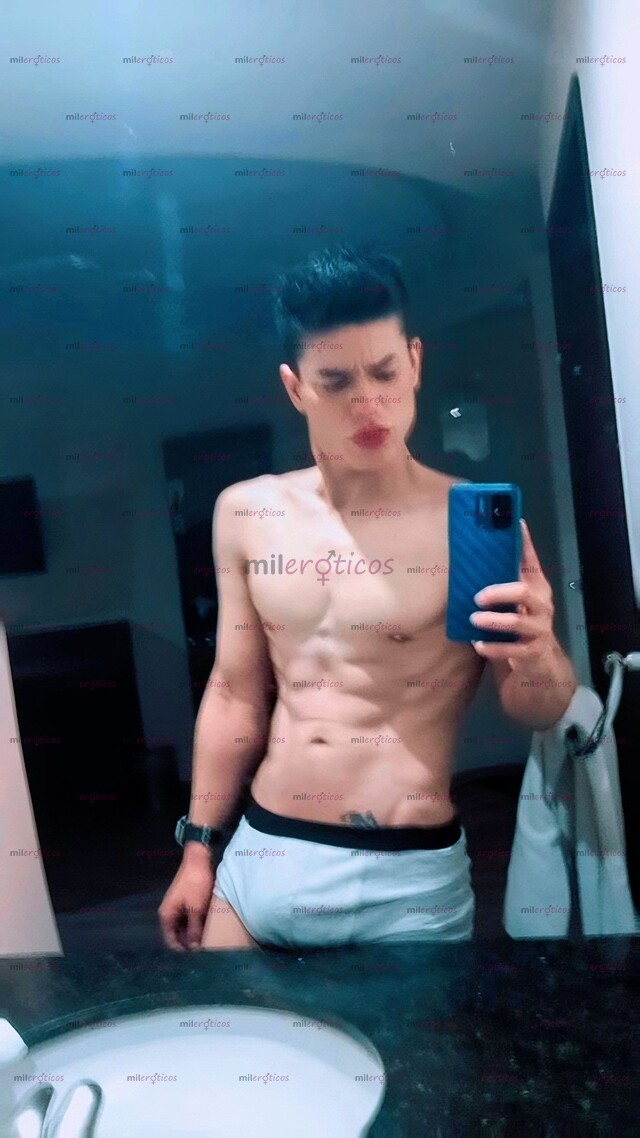 FOTOS DE MUCHACHO RELAJADO FIESTERO SIN PRISA. ÚNICOS DÍAS.